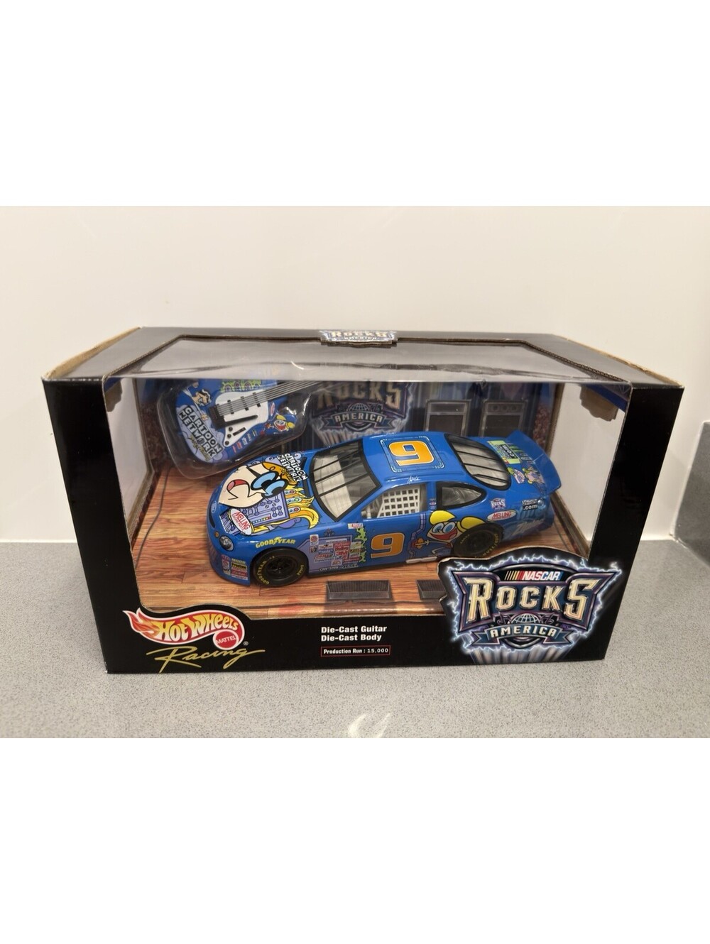Hot Wheels Racing NASCAR Rocks America Cartoon Network #9 1:24